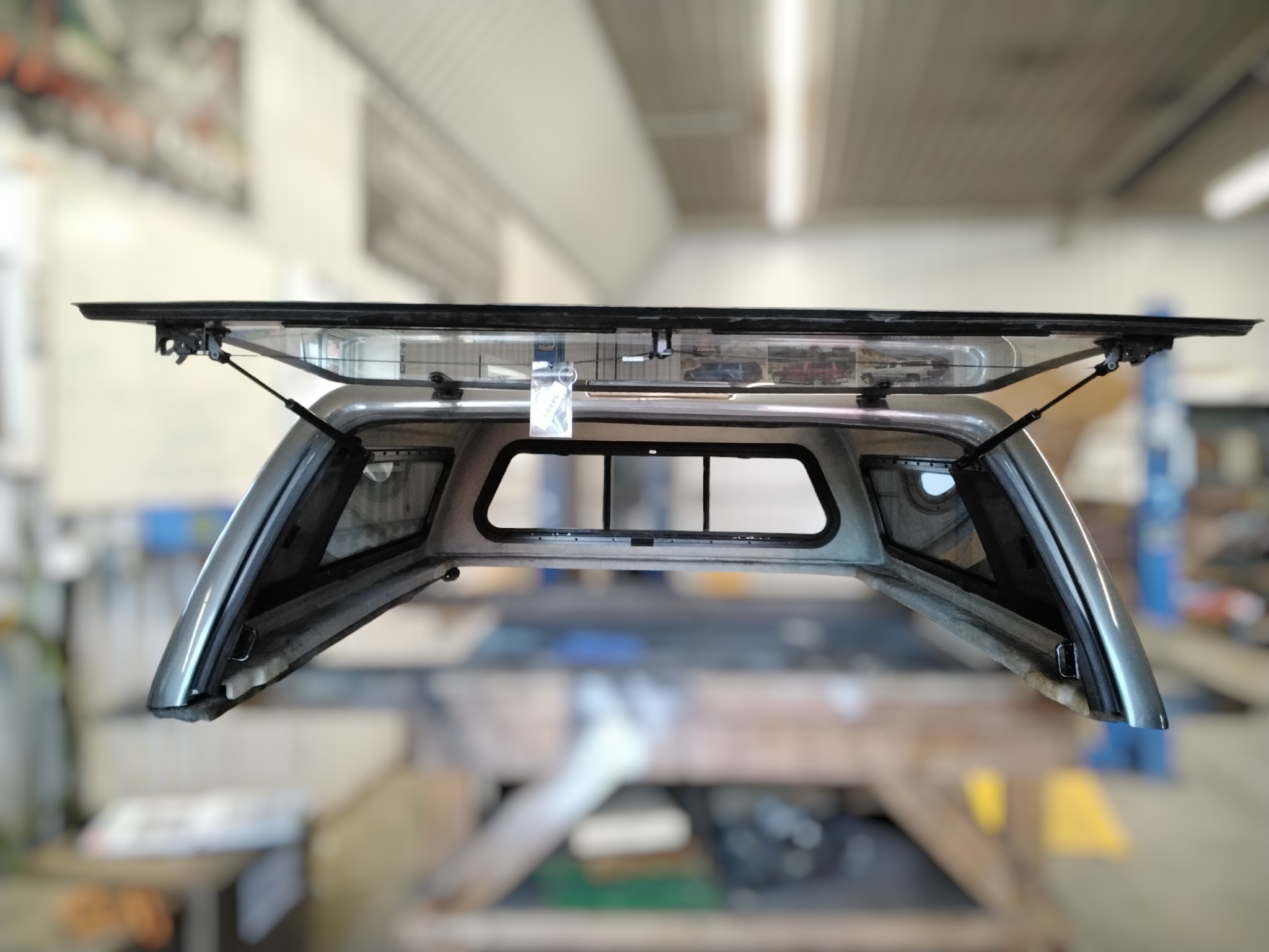 1993 - 2012 Ford Ranger 6' CX Grey Leer100XL Truck Cap 3 1993 - 2012 Ford Ranger 6' CX Grey Leer100XL Truck Cap - Image 3