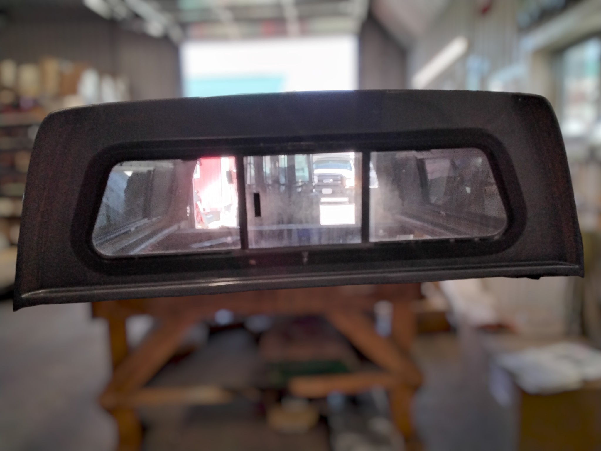 1993 - 2012 Ford Ranger 6' CX Grey Leer100XL Truck Cap 4 1993 - 2012 Ford Ranger 6' CX Grey Leer100XL Truck Cap - Image 4