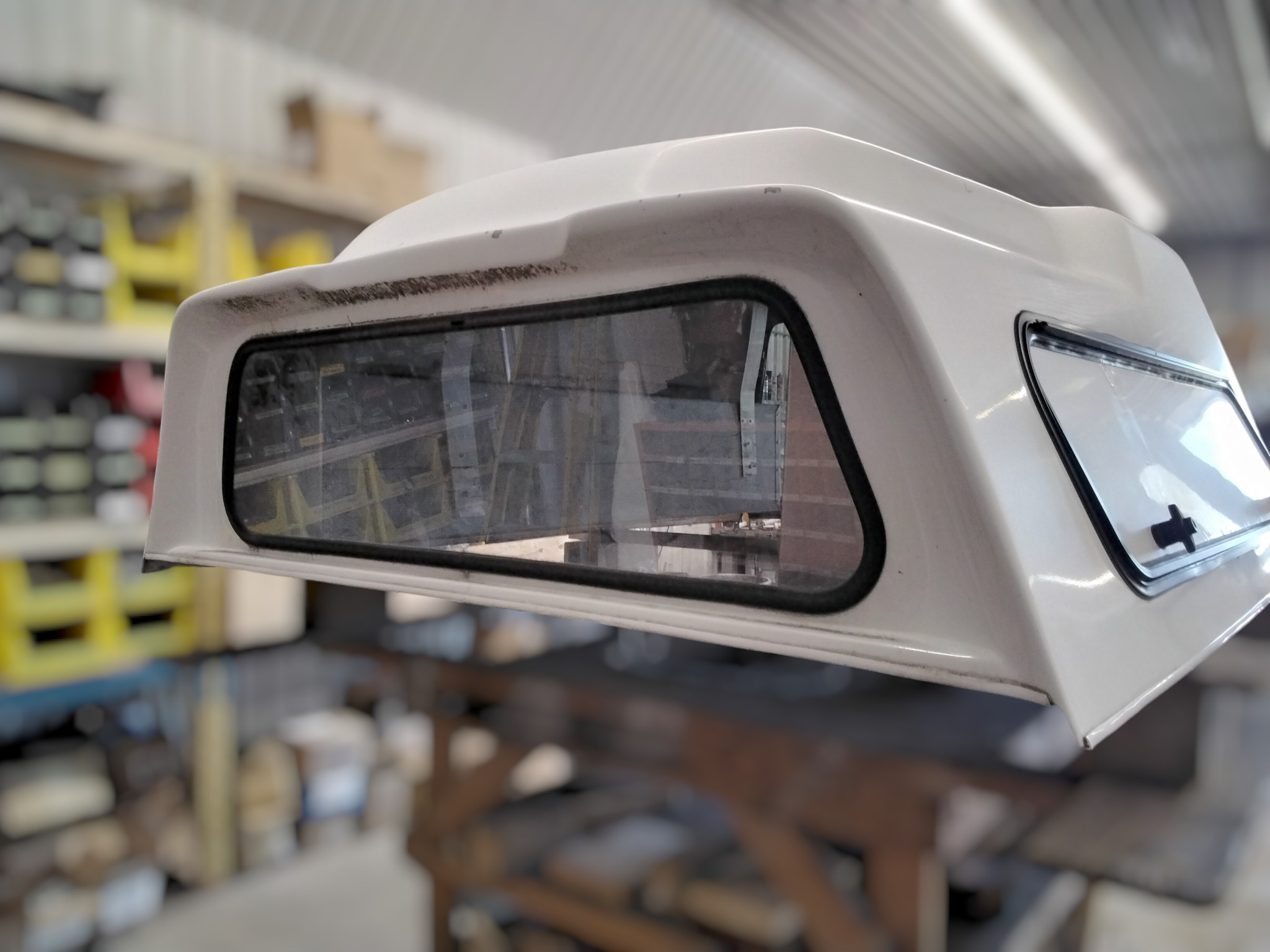 2015 - 2020 Ford F150 6'6 White Unicover Highrise Truck Cap 4 2015 - 2020 Ford F150 6'6 White Unicover Highrise Truck Cap - Image 4