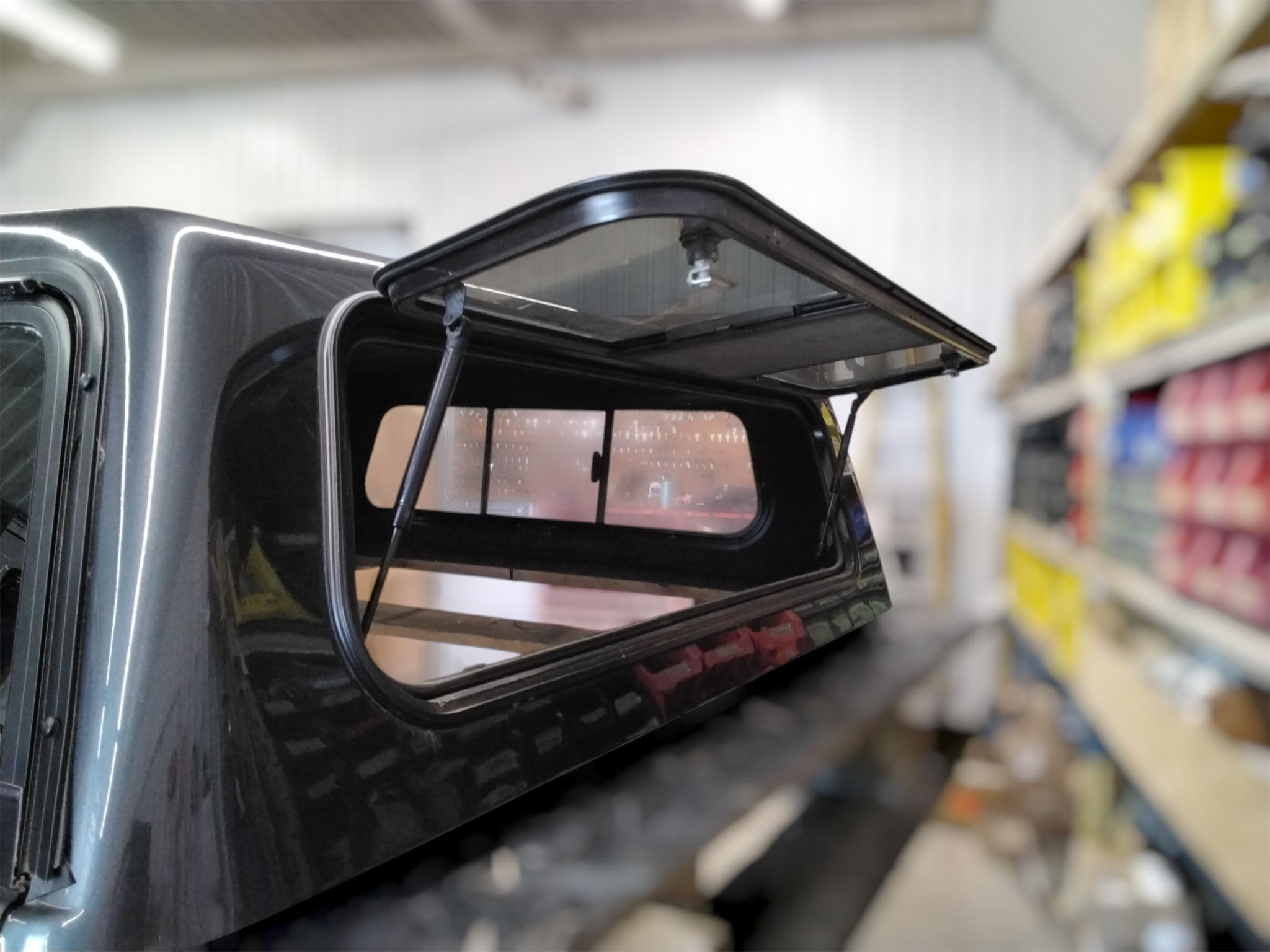 2016 - 2023 Toyota Tacoma 5' 1G3 Grey Truck Cap 6 2016 - 2023 Toyota Tacoma 5' 1G3 Grey Truck Cap - Image 6