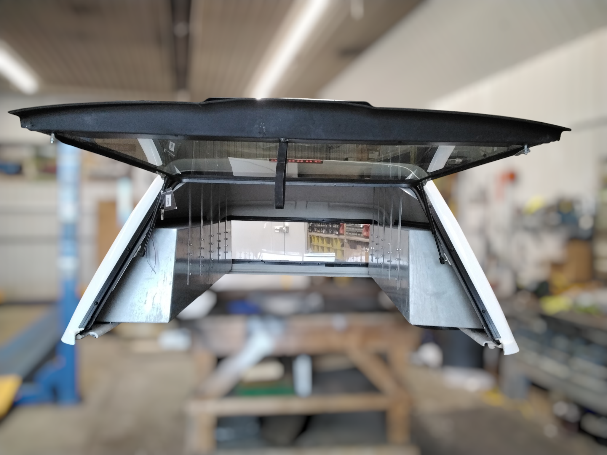 2023 - 2026 Ford Superduty 6'9 YZ White ATC Truck Cap 3 2023 - 2026 Ford Superduty 6'9 YZ White ATC Truck Cap - Image 3
