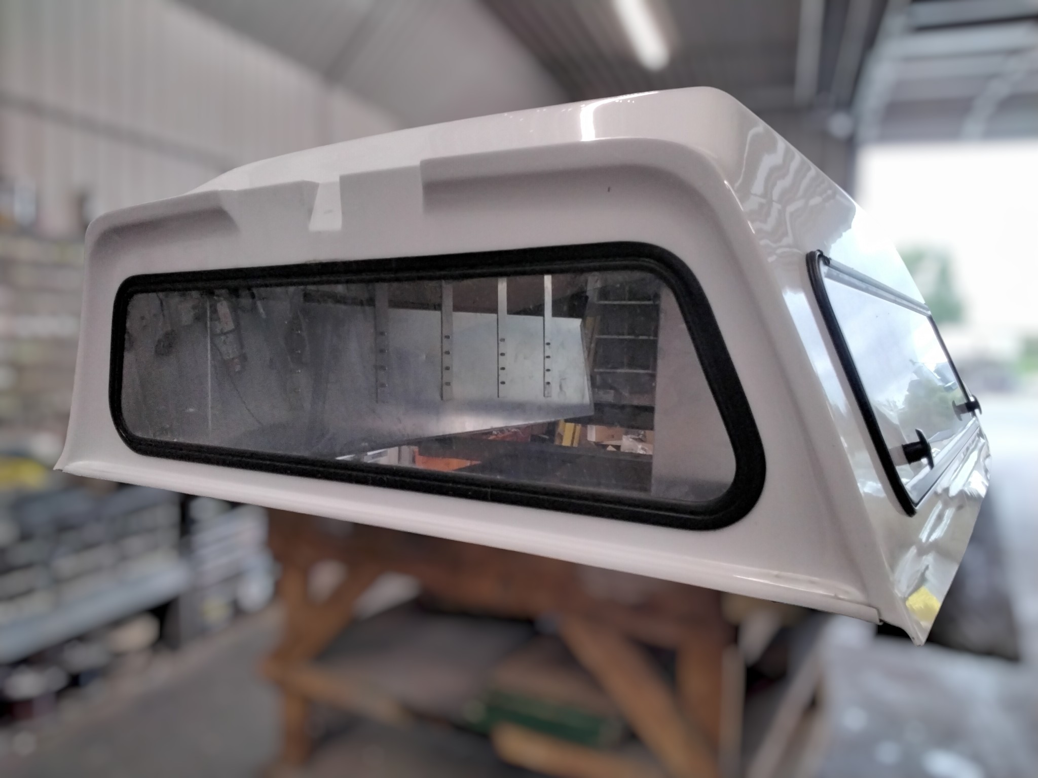 2023 - 2026 Ford Superduty 6'9 YZ White ATC Truck Cap 4 2023 - 2026 Ford Superduty 6'9 YZ White ATC Truck Cap - Image 4