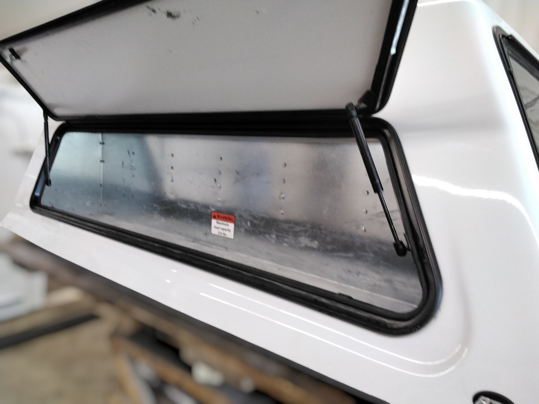 2023 - 2026 Ford Superduty 6'9 YZ White ATC Truck Cap 5 2023 - 2026 Ford Superduty 6'9 YZ White ATC Truck Cap - Image 5