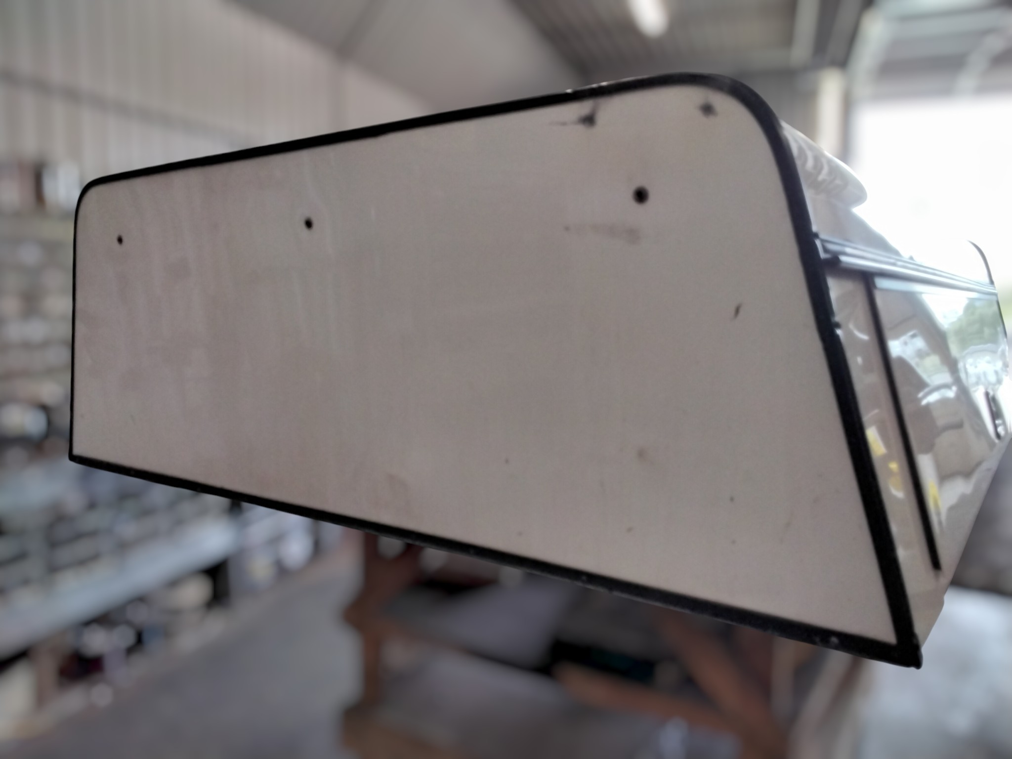 2017 - 2022 Ford Superduty 8' White Leer Contractor Truck Cap 4 2017 - 2022 Ford Superduty 8' White Leer Contractor Truck Cap - Image 4
