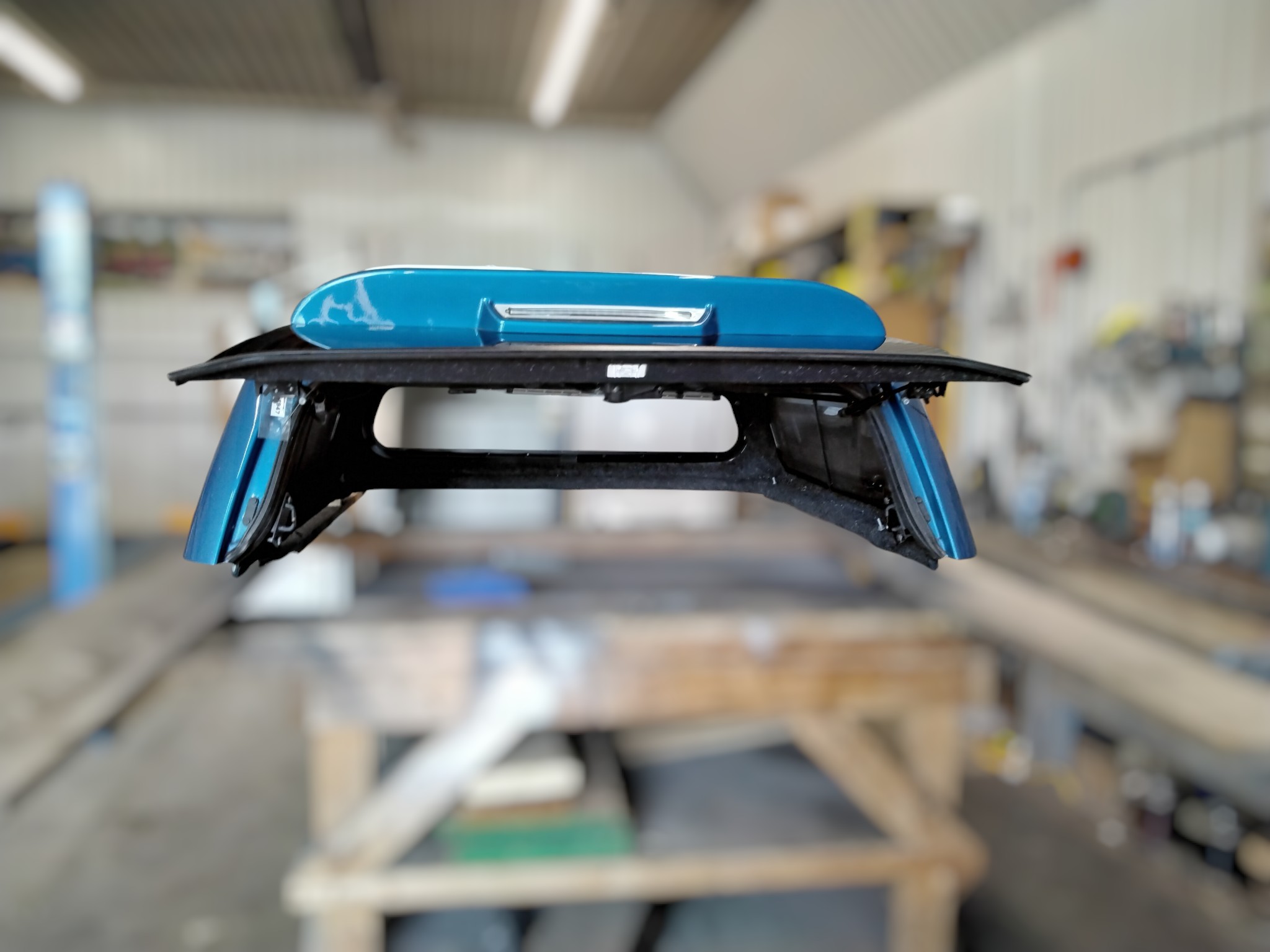 2022 - 2026 Ford Maverick 5' Blue Leer100XQ Sport Truck Cap 3 2022 - 2026 Ford Maverick 5' Blue Leer100XQ Sport Truck Cap - Image 3