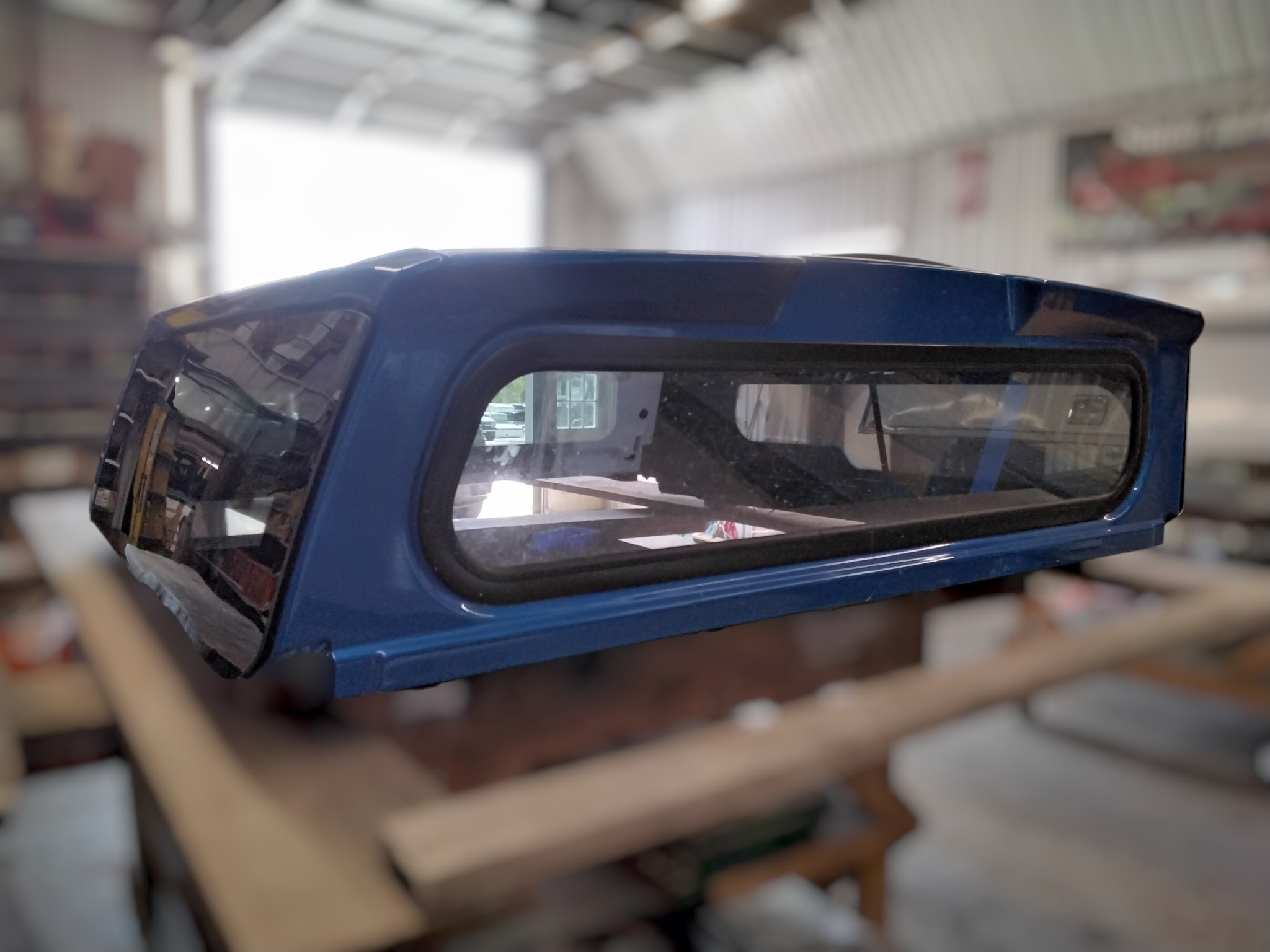 2022 - 2026 Ford Maverick 5' Blue Leer100XQ Sport Truck Cap 4 2022 - 2026 Ford Maverick 5' Blue Leer100XQ Sport Truck Cap - Image 4