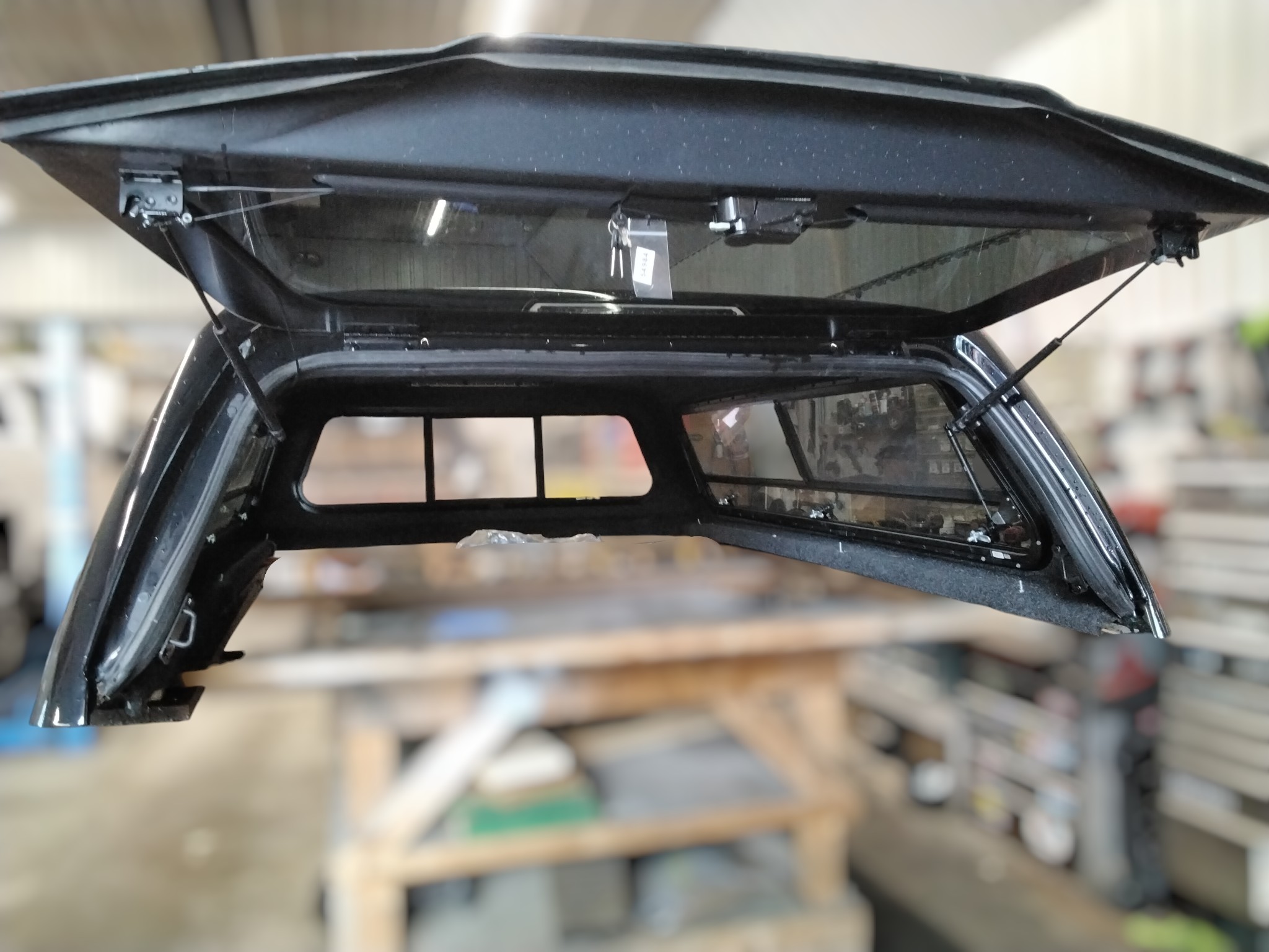 2017 - 2022 Ford Superduty 8' G1 Shadow Black Leer100XR Truck Cap 3 2017 - 2022 Ford Superduty 8' G1 Shadow Black Leer100XR Truck Cap - Image 3