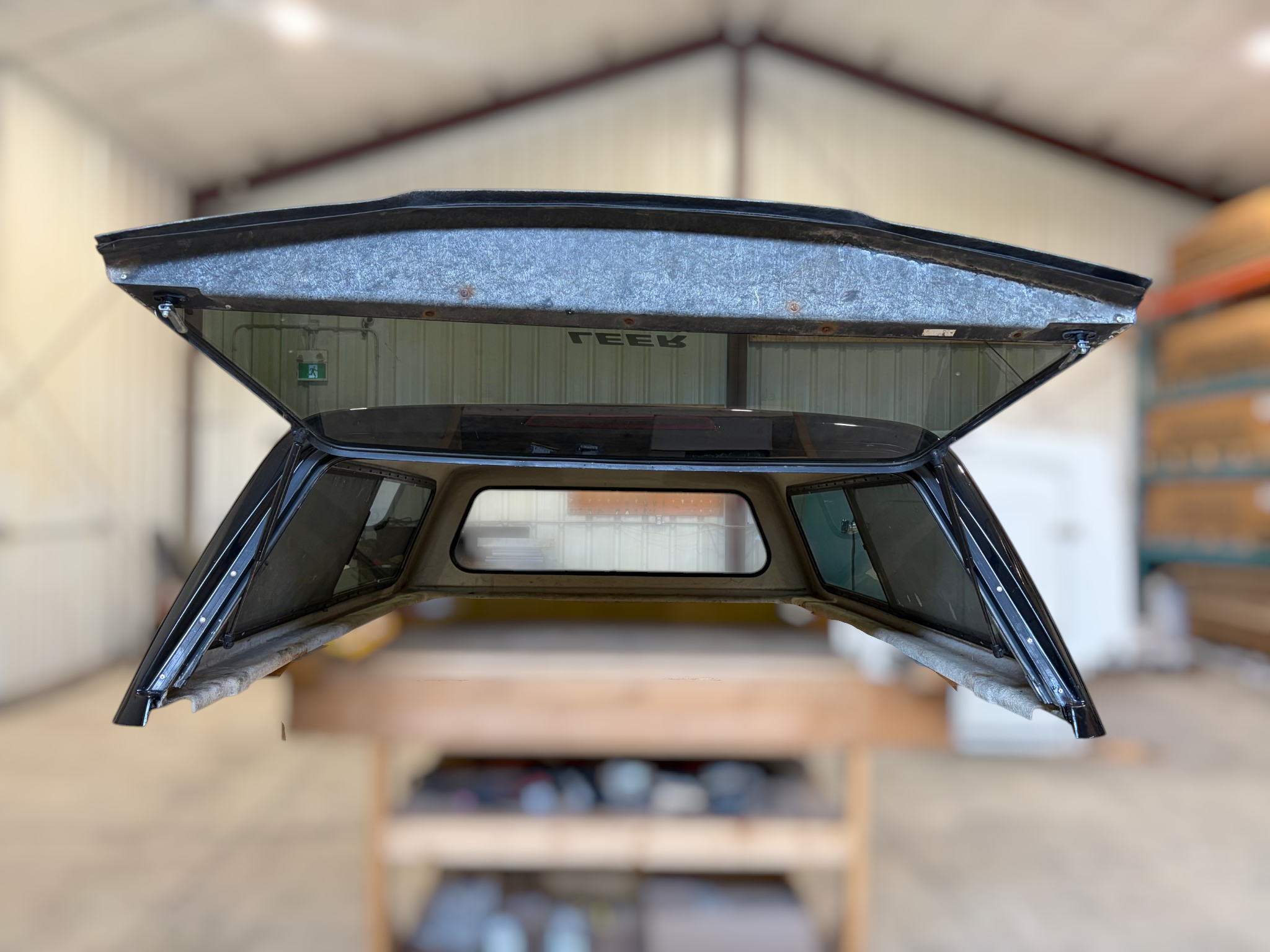 2017 - 2022 Ford Superduty 8' Black Leer Legend Truck Cap 5 2017 - 2022 Ford Superduty 8' Black Leer Legend Truck Cap - Image 5
