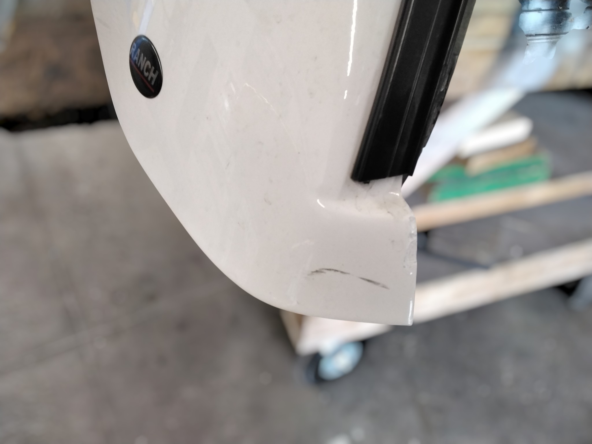 Chevrolet Silverado 6'6 8624 Summit White Ranch Echo Series Truck Cap 4 Chevrolet Silverado 6'6 8624 Summit White Ranch Echo Series Truck Cap - Image 4