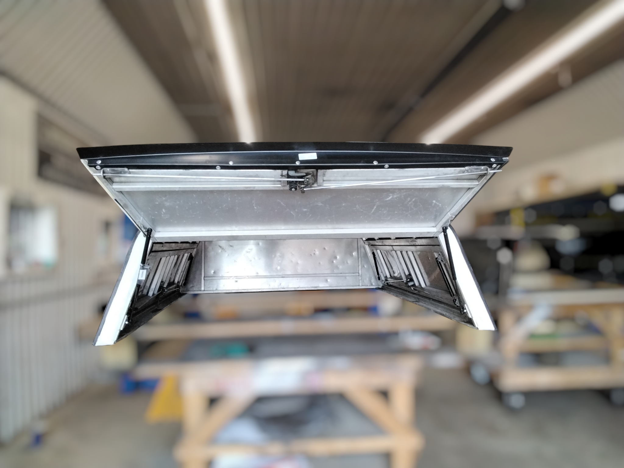 GMC Sierra or Chevrolet Silverado 6'6 White Leer Contractor Truck Cap 3 GMC Sierra or Chevrolet Silverado 6'6 White Leer Contractor Truck Cap - Image 3