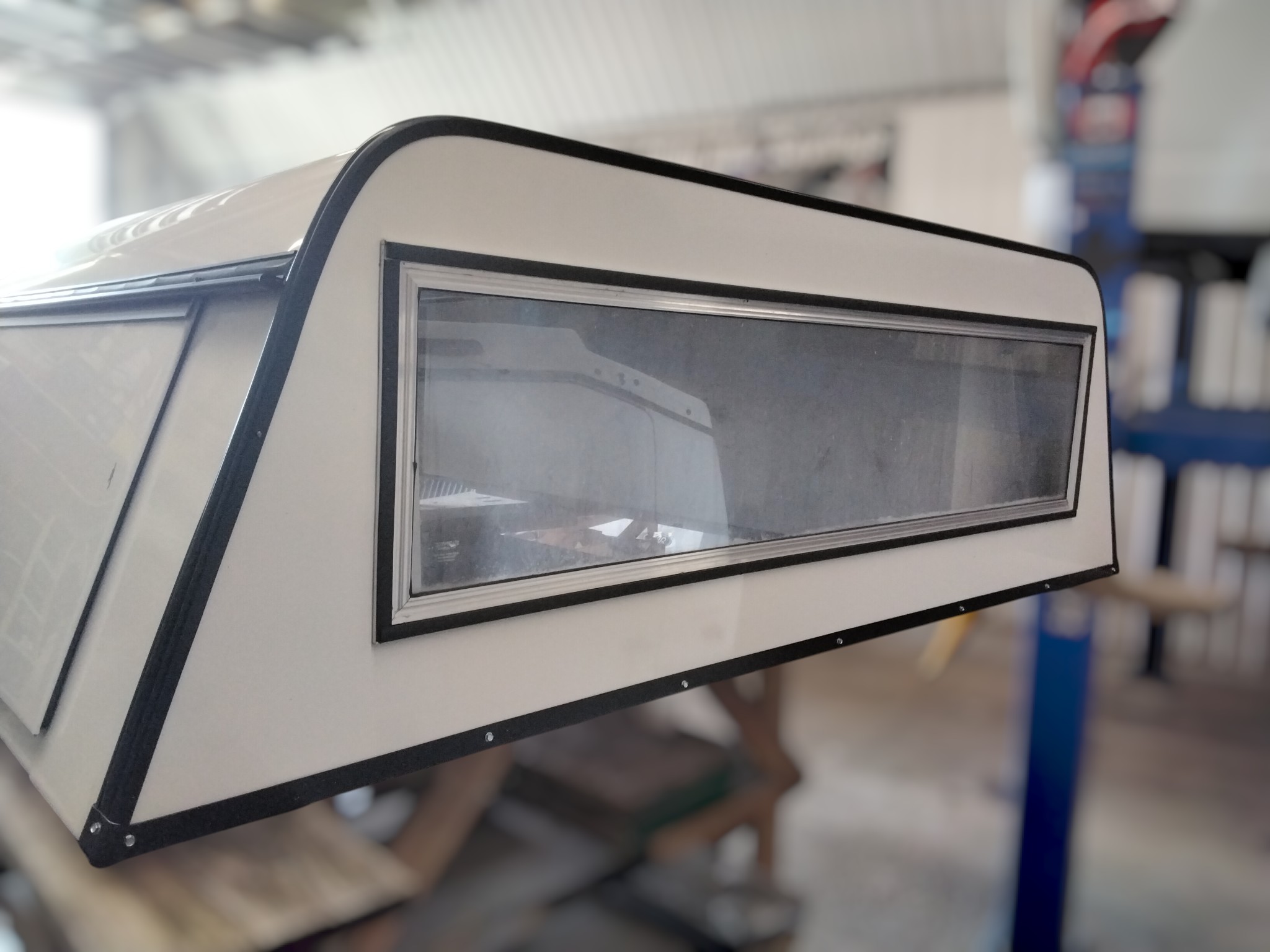 2021 - 2026 Ford F150 6'6 White Century Contractor Truck Cap 4 2021 - 2026 Ford F150 6'6 White Century Contractor Truck Cap - Image 4