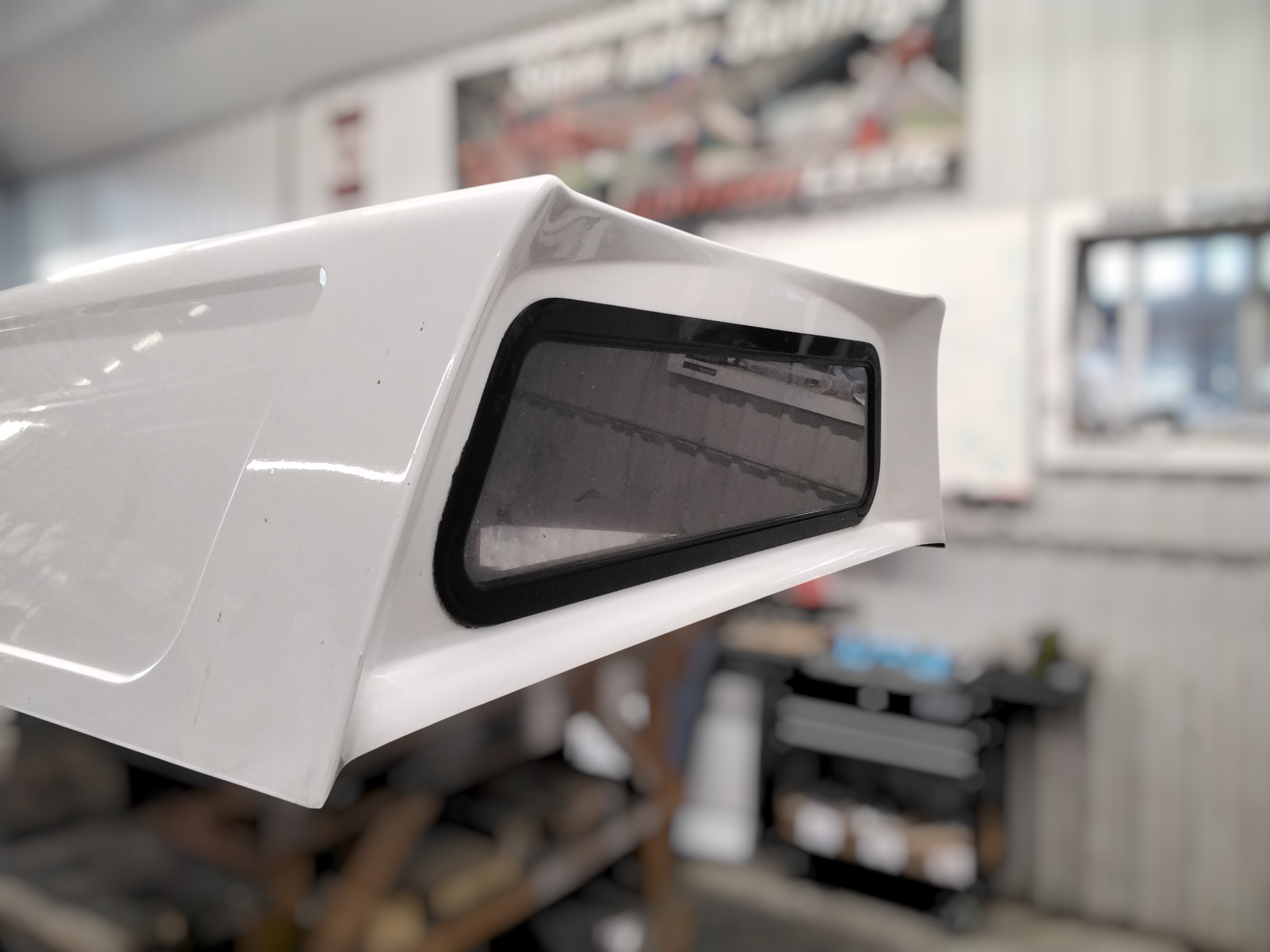 2023 - 2026 Ford Superduty 6'9 Z1 Oxford White Contour IV Truck Cap 4 2023 - 2026 Ford Superduty 6'9 Z1 Oxford White Contour IV Truck Cap - Image 4