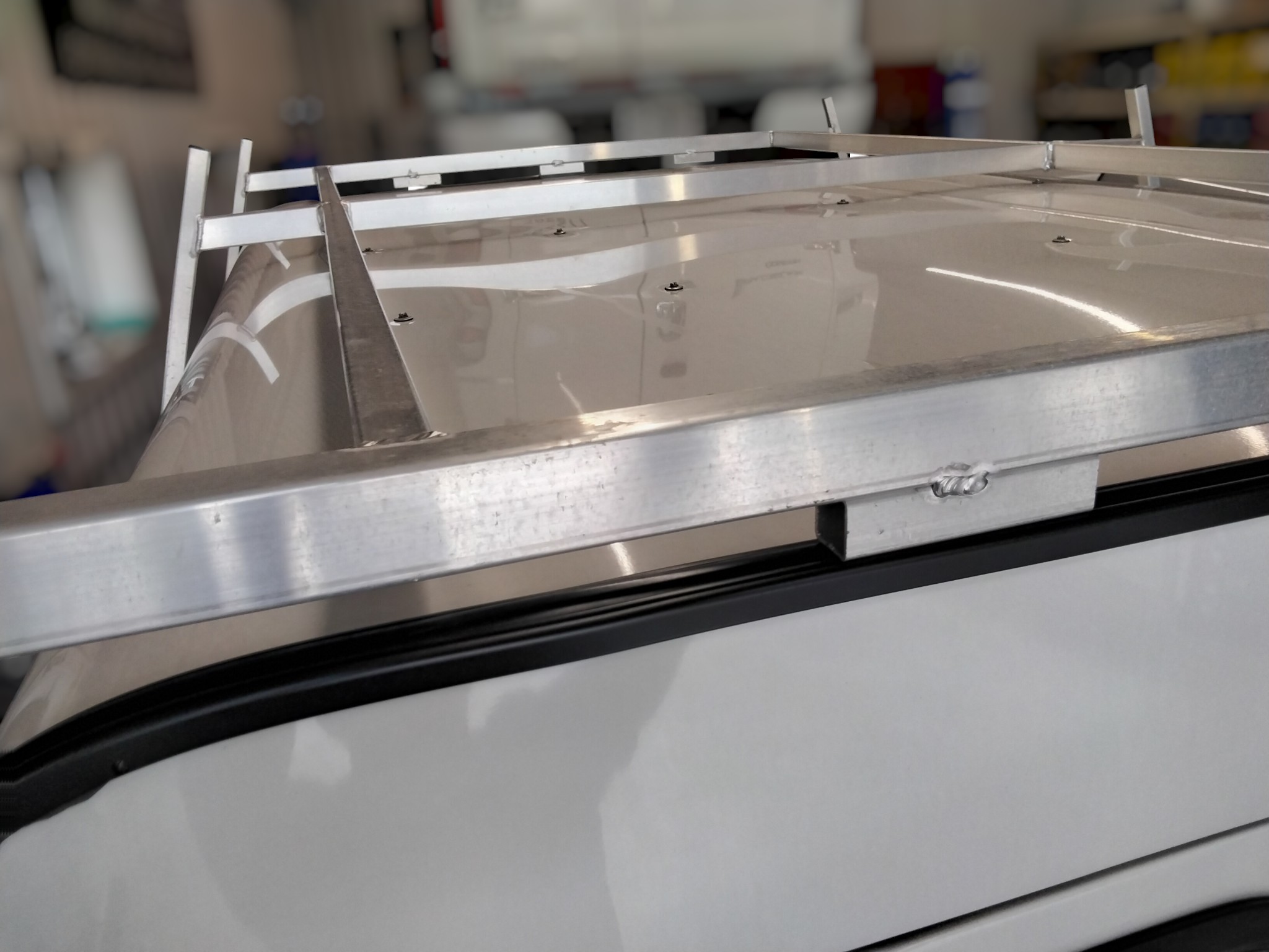 2017- 2026 Ford Superduty 6'9 White Leer Contractor Truck Cap 7 2017- 2026 Ford Superduty 6'9 White Leer Contractor Truck Cap - Image 7