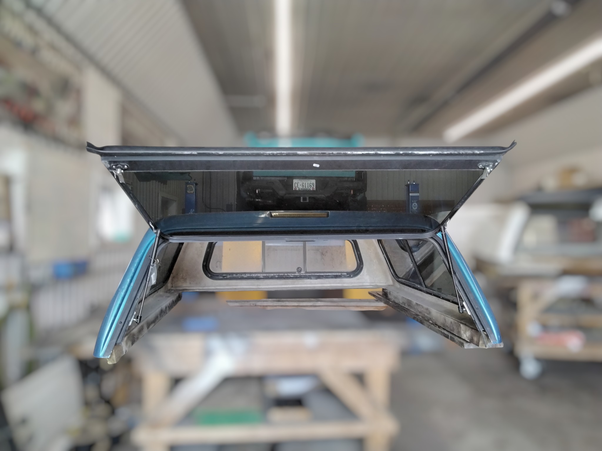 2005 - 2015 Toyota Tacoma 5'2 8P1 Blue Raider Vagabond Truck Cap 3 2005 - 2015 Toyota Tacoma 5'2 8P1 Blue Raider Vagabond Truck Cap - Image 3