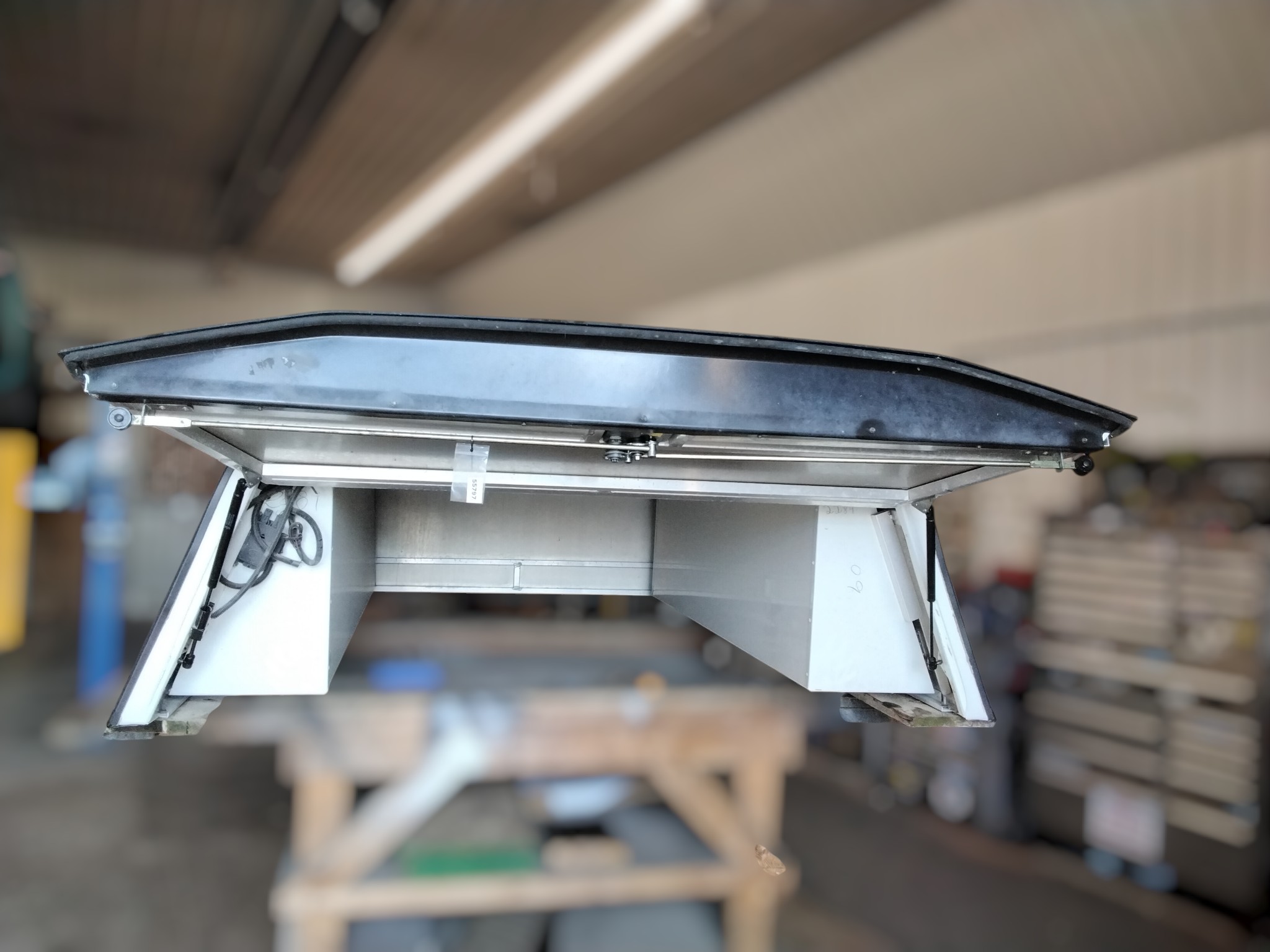 2015 - 2020 Ford F150 6'6 White Leer Contractor Truck Cap 3 2015 - 2020 Ford F150 6'6 White Leer Contractor Truck Cap - Image 3