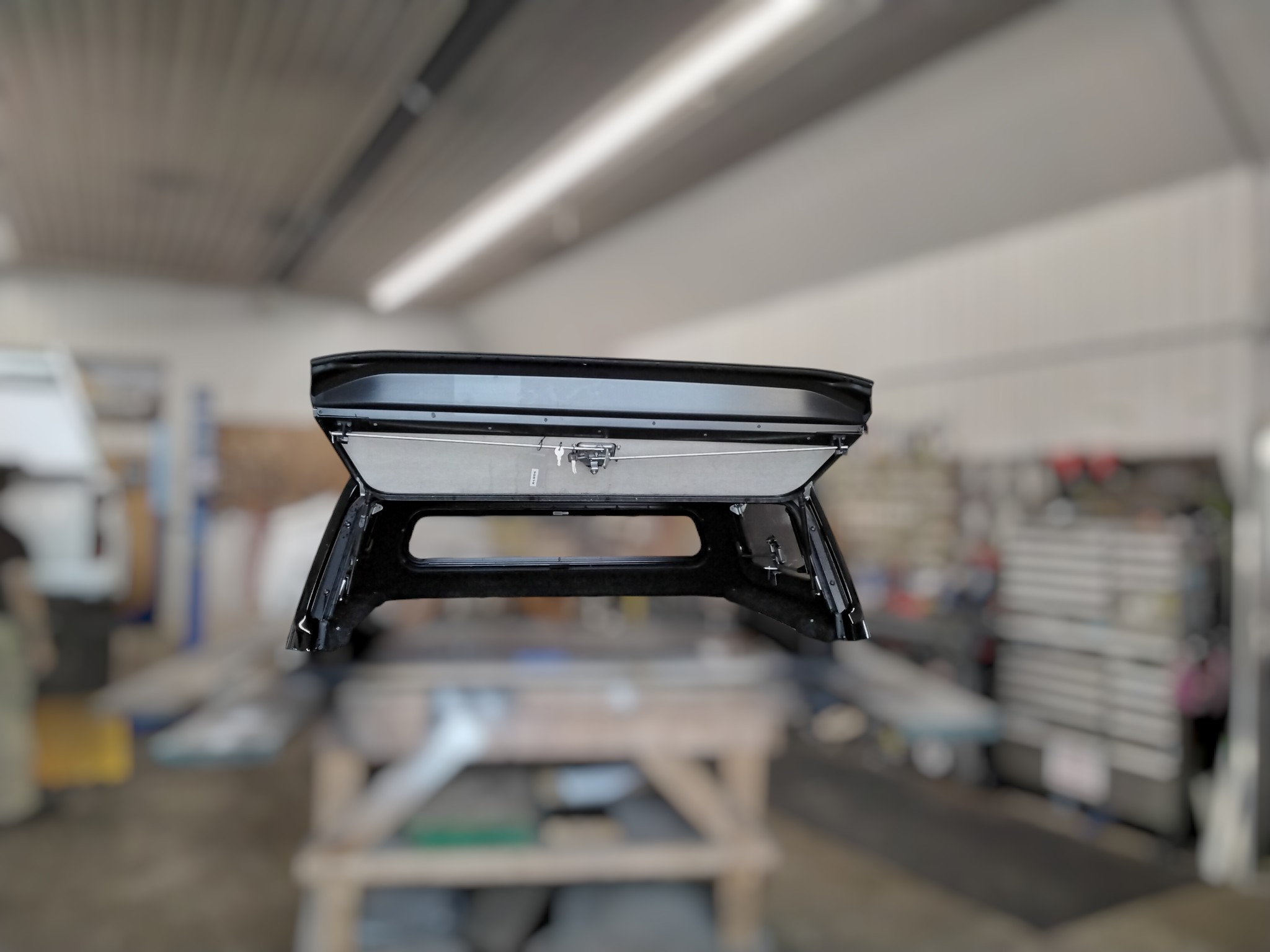 2022 - 2026 Ford Maverick 5' UM Agate Black Leer180CC Truck Cap 3 2022 - 2026 Ford Maverick 5' UM Agate Black Leer180CC Truck Cap - Image 3