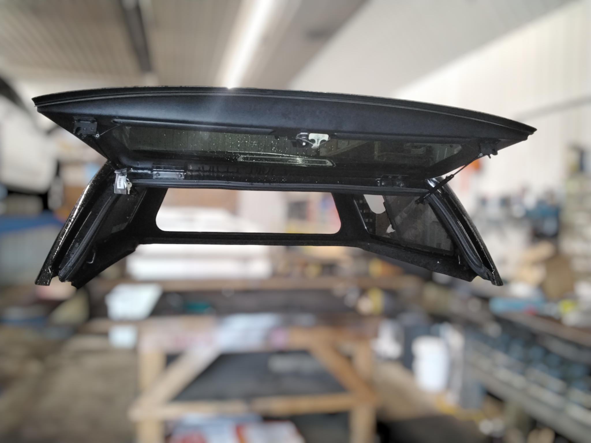 Chevrolet Silverado 1500 5'8 GBA Black Leer100XR Truck Cap 3 Chevrolet Silverado 1500 5'8 GBA Black Leer100XR Truck Cap - Image 3