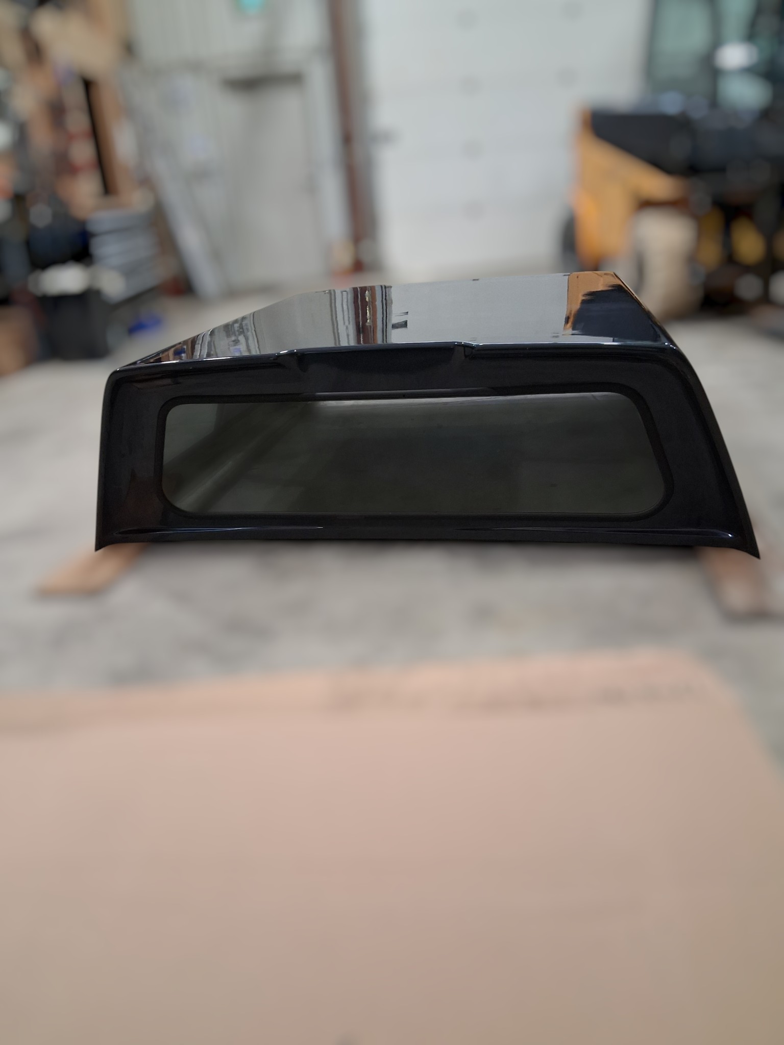 Dodge Ram 5'7 PAR Maximum Steel Leer Legend Truck Cap 3 Dodge Ram 5'7 PAR Maximum Steel Leer Legend Truck Cap - Image 3