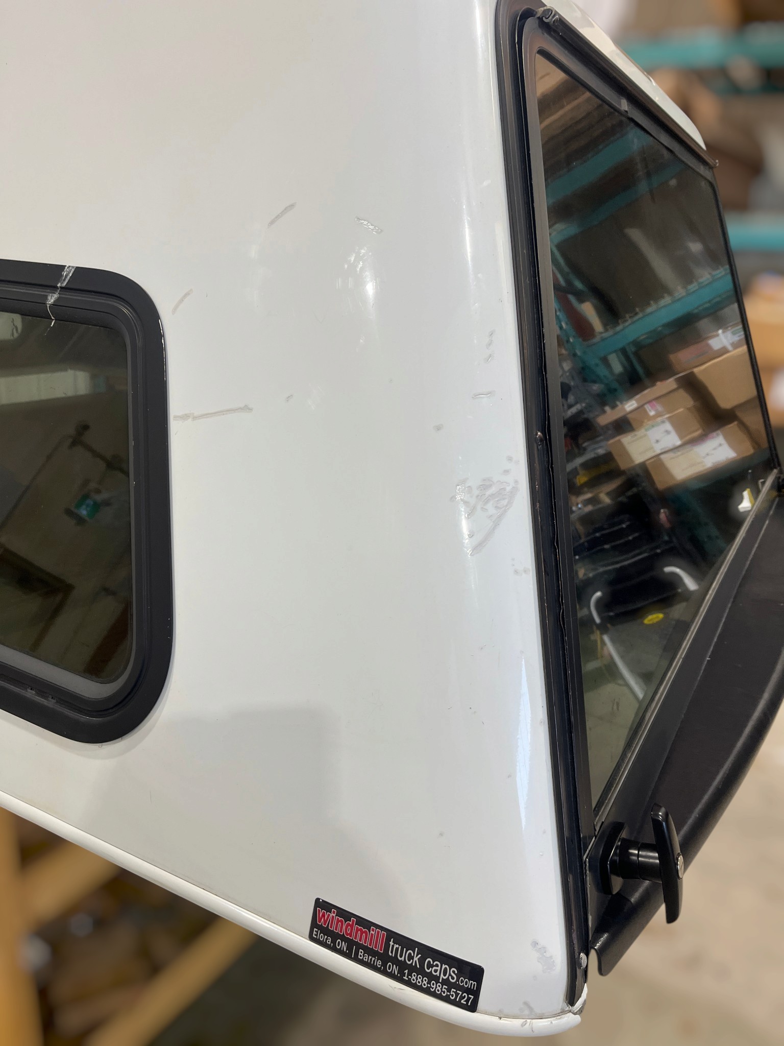 Dodge Ram 8' PW7 Bright White Truck Cap 8 Dodge Ram 8' PW7 Bright White Truck Cap - Image 8