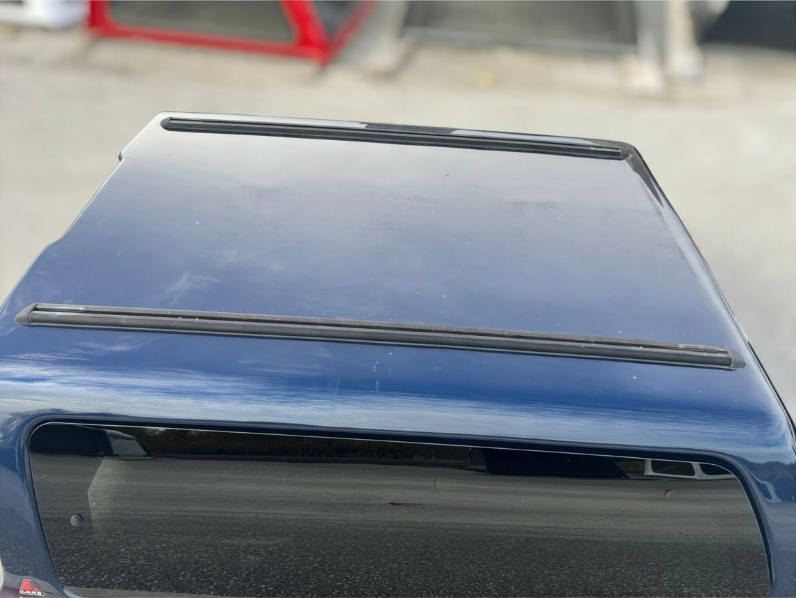 2005 - 2015 Nissan Frontier 6'2 RAB Deep Blue Leer100XQ Truck Cap 8 2005 - 2015 Nissan Frontier 6'2 RAB Deep Blue Leer100XQ Truck Cap - Image 8
