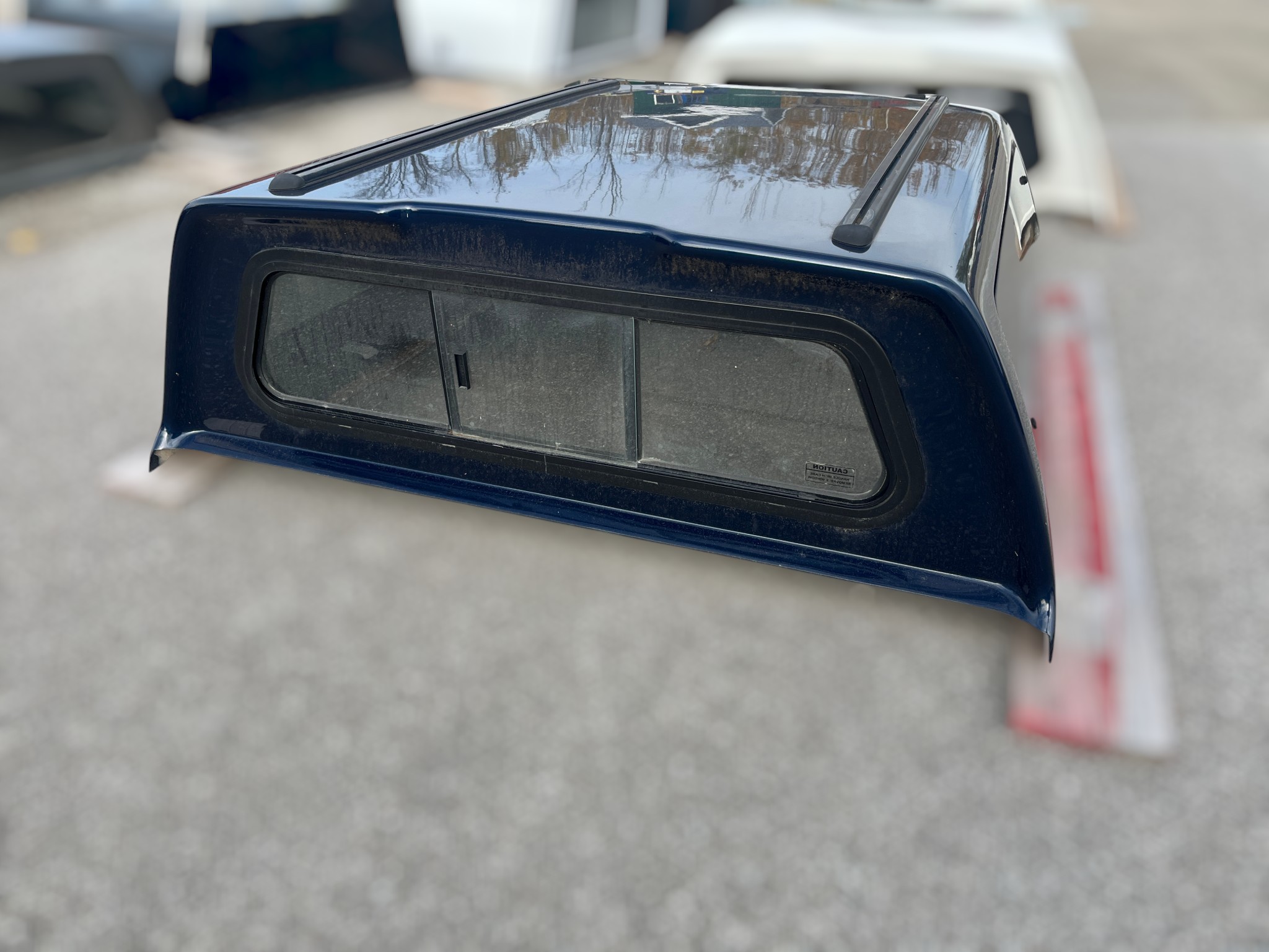 2005 - 2015 Nissan Frontier 6'2 RAB Deep Blue Leer100XQ Truck Cap 4 2005 - 2015 Nissan Frontier 6'2 RAB Deep Blue Leer100XQ Truck Cap - Image 4