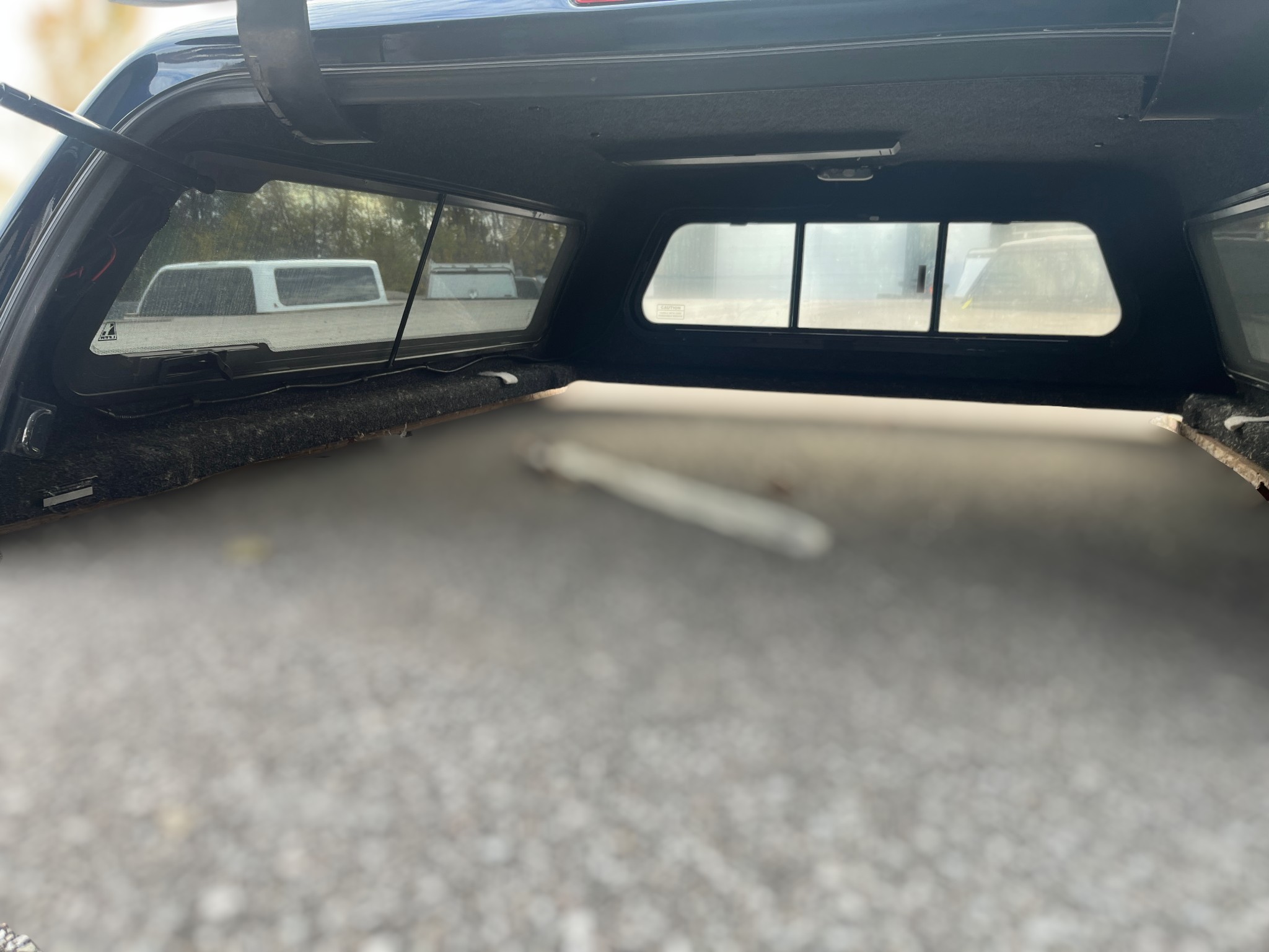 2005 - 2015 Nissan Frontier 6'2 RAB Deep Blue Leer100XQ Truck Cap 6 2005 - 2015 Nissan Frontier 6'2 RAB Deep Blue Leer100XQ Truck Cap - Image 6