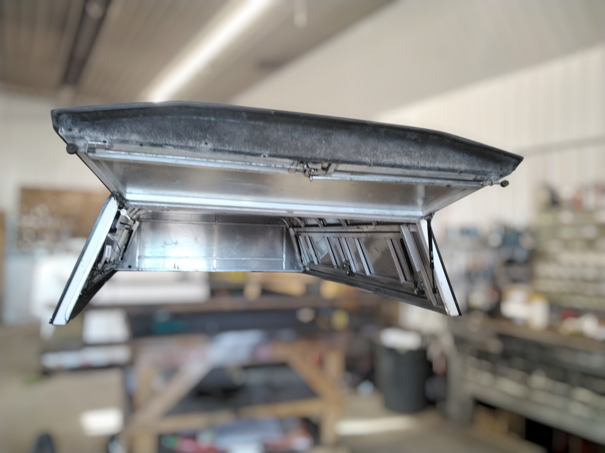2015 - 2020 Ford F150 8' White Leer Contractor Truck Cap 3 2015 - 2020 Ford F150 8' White Leer Contractor Truck Cap - Image 3