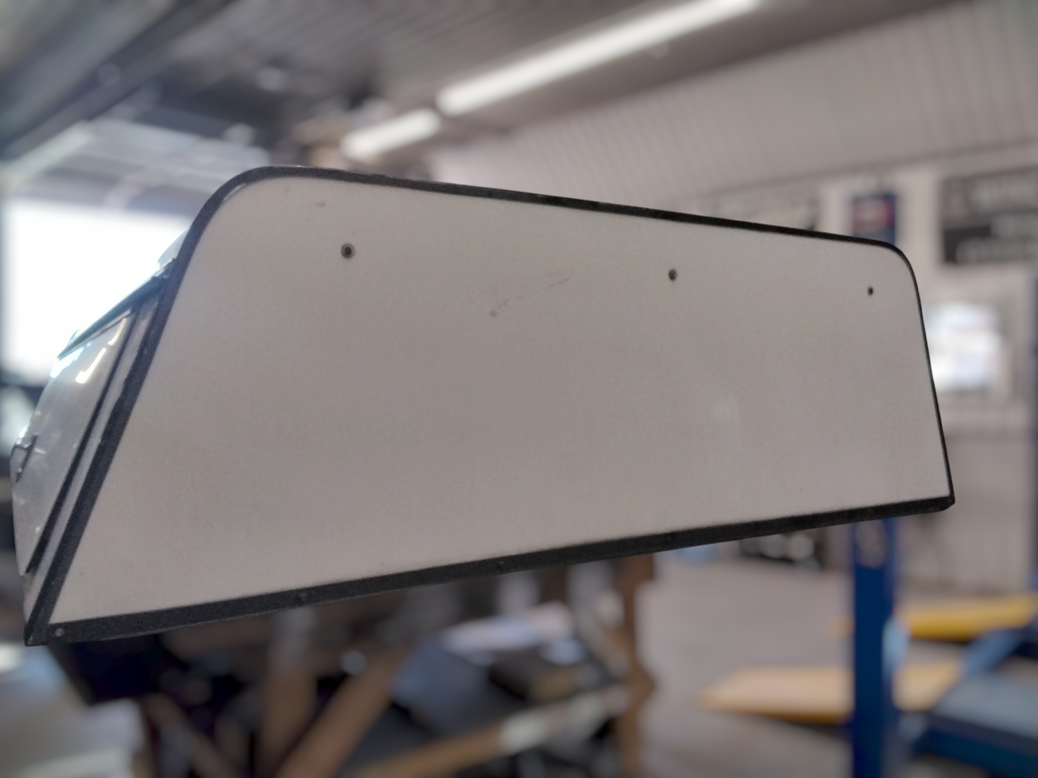 2015 - 2020 Ford F150 8' White Leer Contractor Truck Cap 4 2015 - 2020 Ford F150 8' White Leer Contractor Truck Cap - Image 4