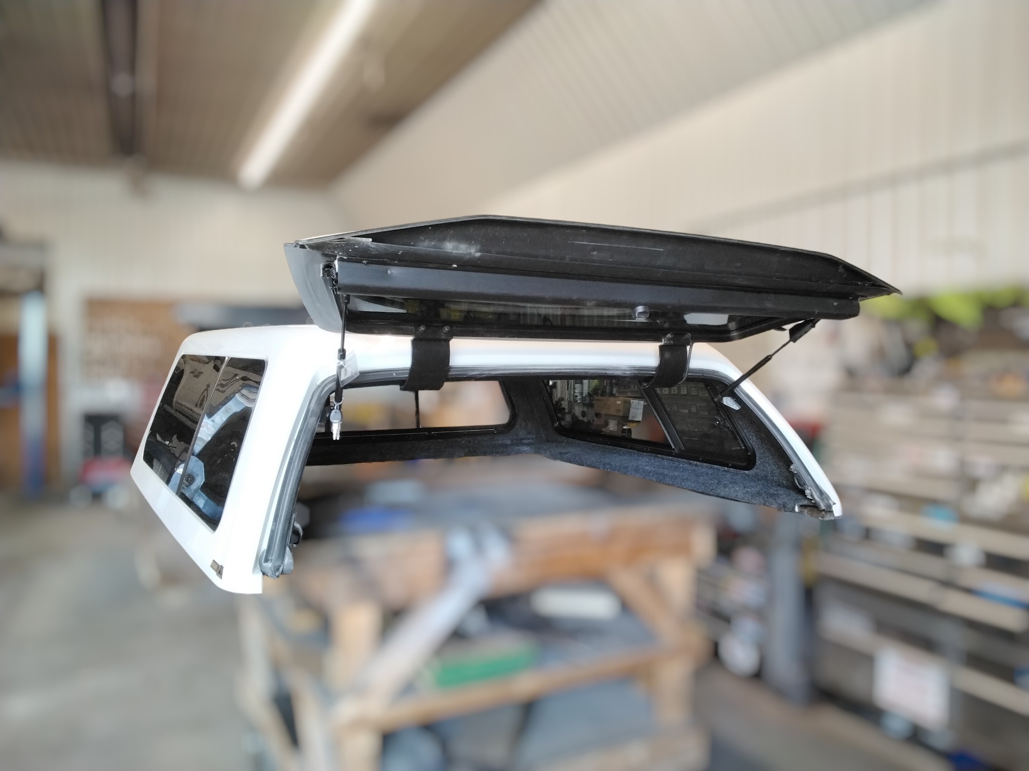 2015 - 2020 Ford F150 5'6 UG Platinum White Z Series ARE Truck Cap 3 2015 - 2020 Ford F150 5'6 UG Platinum White Z Series ARE Truck Cap - Image 3