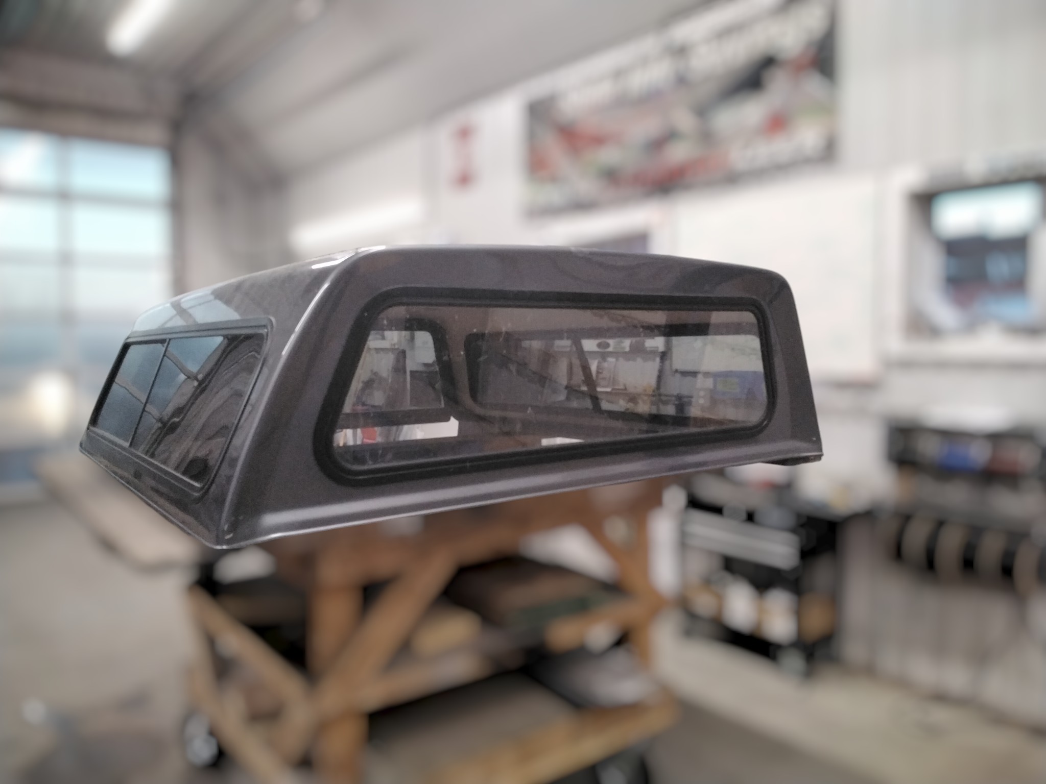 2002 - 2008 Dodge Ram 6'4 PDM Grey ARE Truck Cap 4 2002 - 2008 Dodge Ram 6'4 PDM Grey ARE Truck Cap - Image 4