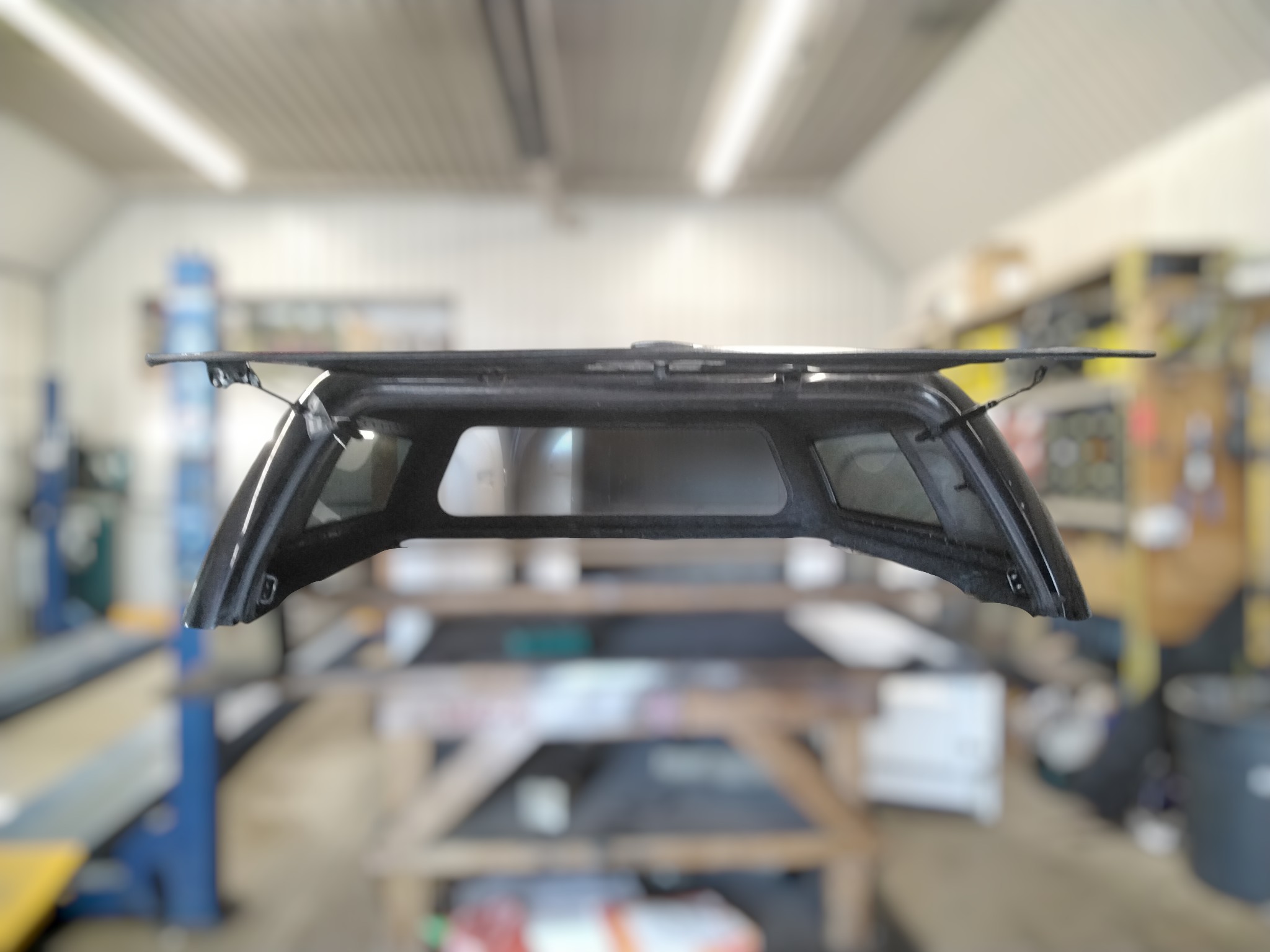 2007 - 2013 Toyota Tundra 6'5 Black Leer Truck Cap 3 2007 - 2013 Toyota Tundra 6'5 Black Leer Truck Cap - Image 3