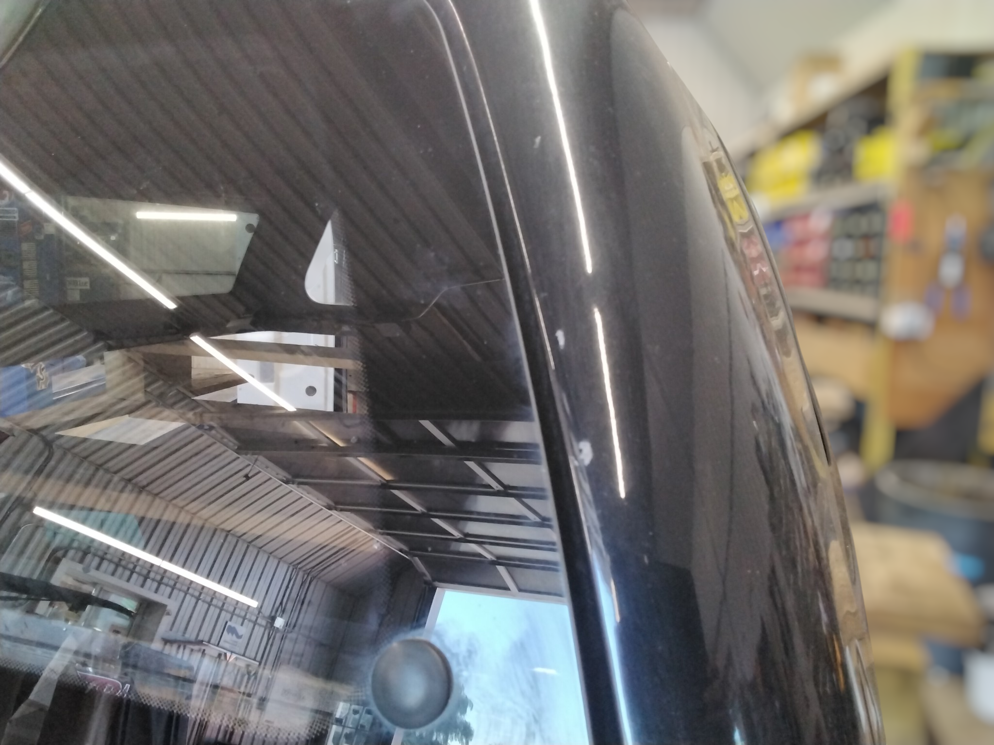 2007 - 2013 Toyota Tundra 6'5 Black Leer Truck Cap 6 2007 - 2013 Toyota Tundra 6'5 Black Leer Truck Cap - Image 6