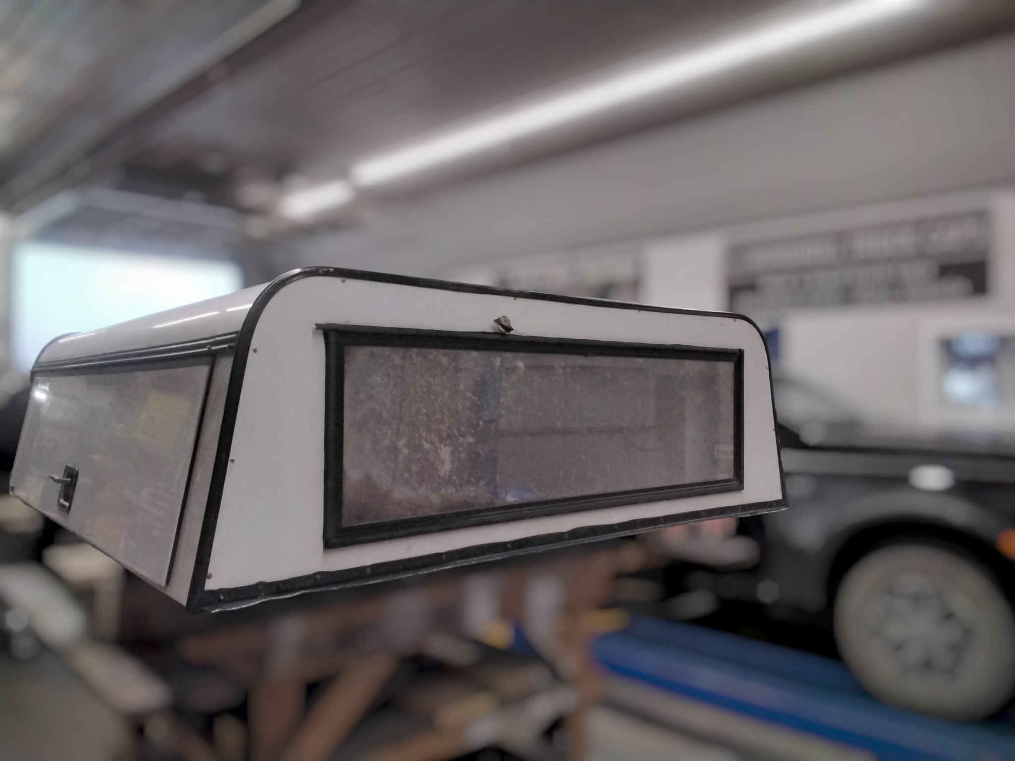Chevrolet Silverado or GMC Sierra 1500 6'6 White ARE Contractor Truck Cap 6 Chevrolet Silverado or GMC Sierra 1500 6'6 White ARE Contractor Truck Cap - Image 6