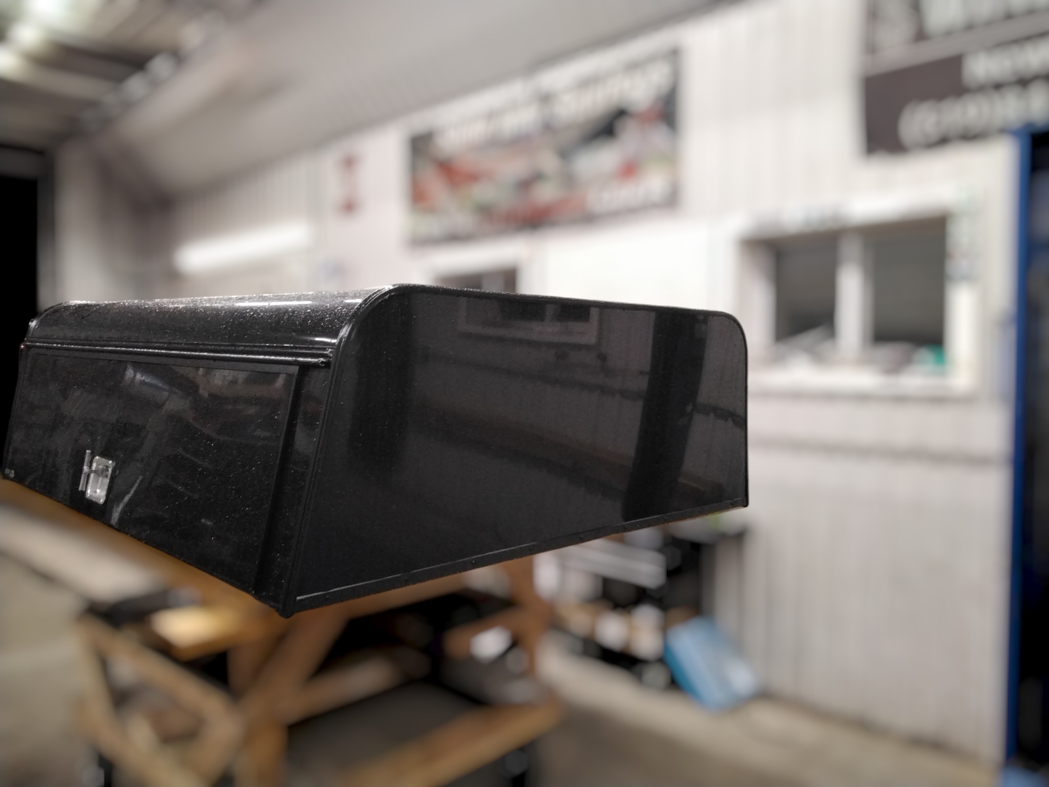 2022 - 2026 Nissan Frontier 6'2 Black ARE Contractor Truck Cap 4 2022 - 2026 Nissan Frontier 6'2 Black ARE Contractor Truck Cap - Image 4